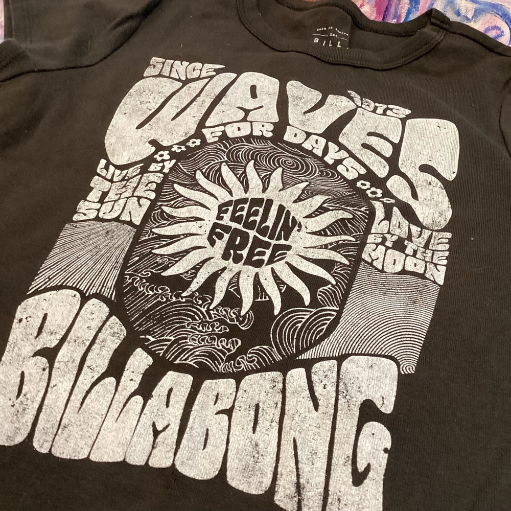 Billabong Women’s Black Graphic T-Shirt size Large - Picture 2 of 5